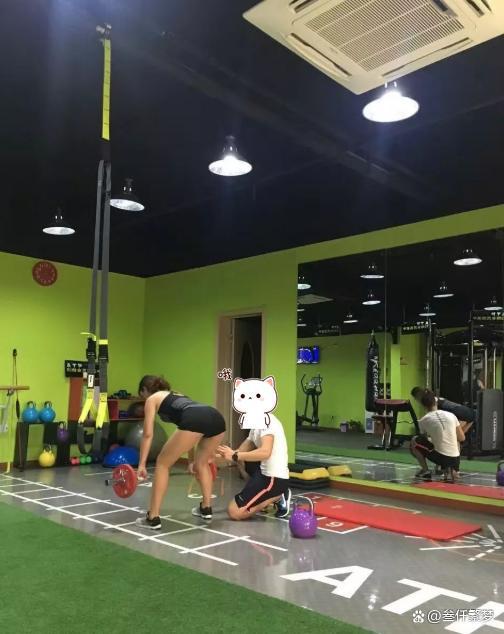 南京美女婷婷健身房私教体验：如何选择专业