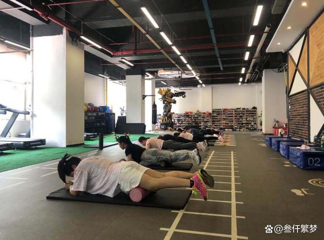 女生健身房请女私教_女人到健身房请私教_女生健身请私人教练故事