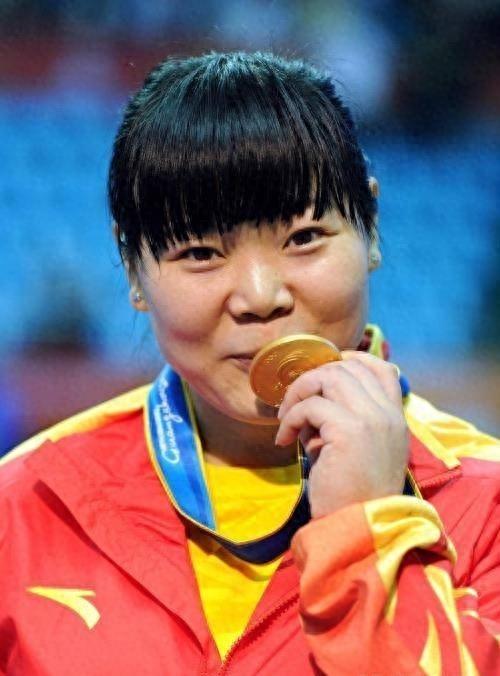 奥运举重女子冠军前年是谁_奥运女子举重04年前冠军_举重女子奥运会冠军
