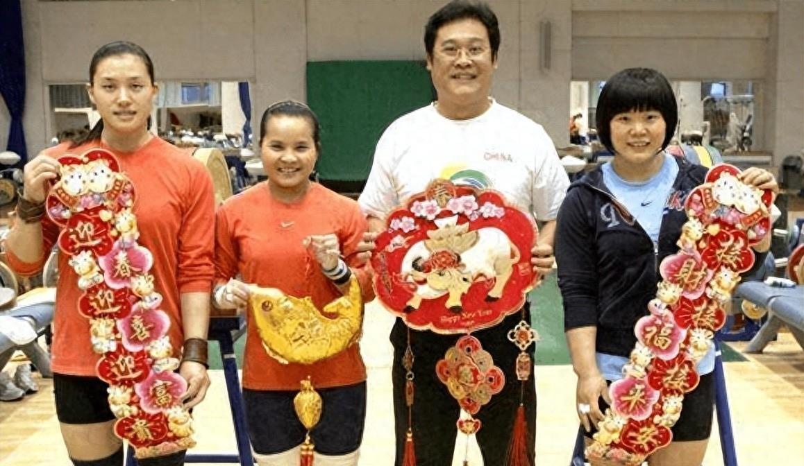 奥运举重女子冠军前年是谁_举重女子奥运会冠军_奥运女子举重04年前冠军