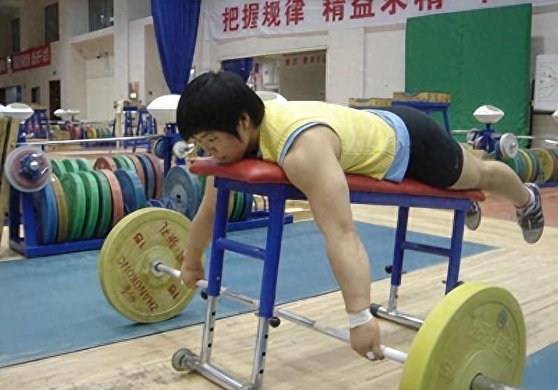 奥运女子举重04年前冠军_举重女子奥运会冠军_奥运举重女子冠军前年是谁