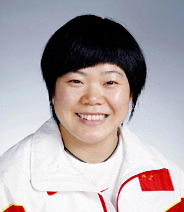 奥运举重女子冠军前年是谁_奥运女子举重04年前冠军_举重女子奥运会冠军
