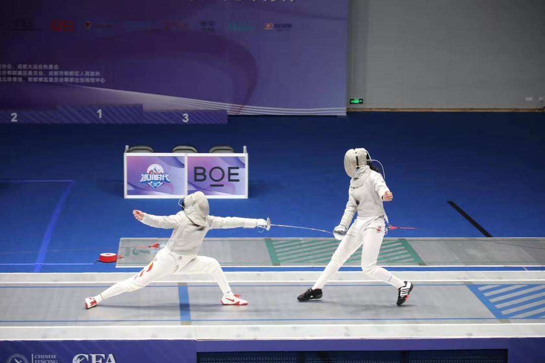 女子冠军击剑全国有几个_全国女子击剑冠军有谁_女子冠军击剑全国有多少人
