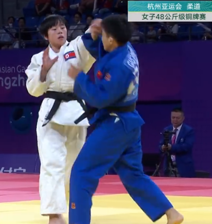 柔道选手对阵柔术冠军_对阵选手冠军柔术柔道怎么练_对阵选手冠军柔术柔道是谁