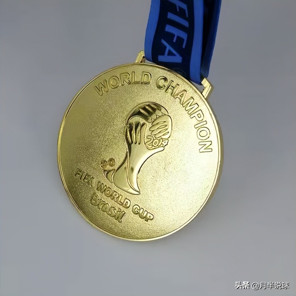 足球比赛黄牌几张被罚下场_足球历史上黄牌数最多的一场比赛_足球黄牌记录