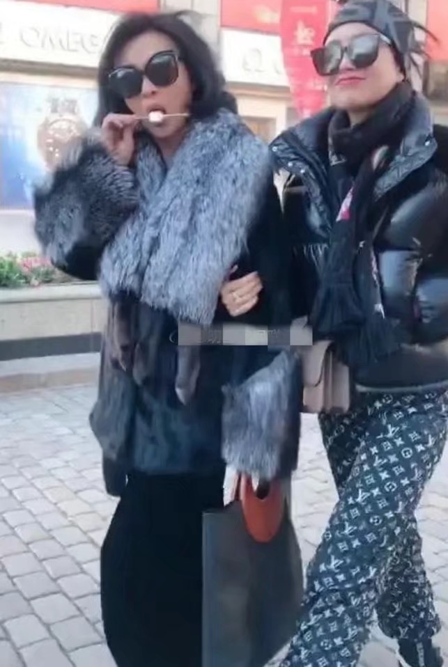 金星的爸爸生活趣事_金星爸爸是谁_金星和爸爸跳舞