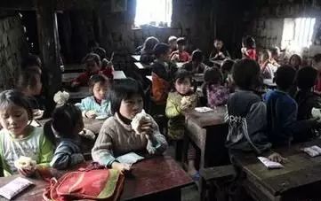 贫困县营养餐宝宝_贫困儿童营养_贫困儿童营养午餐